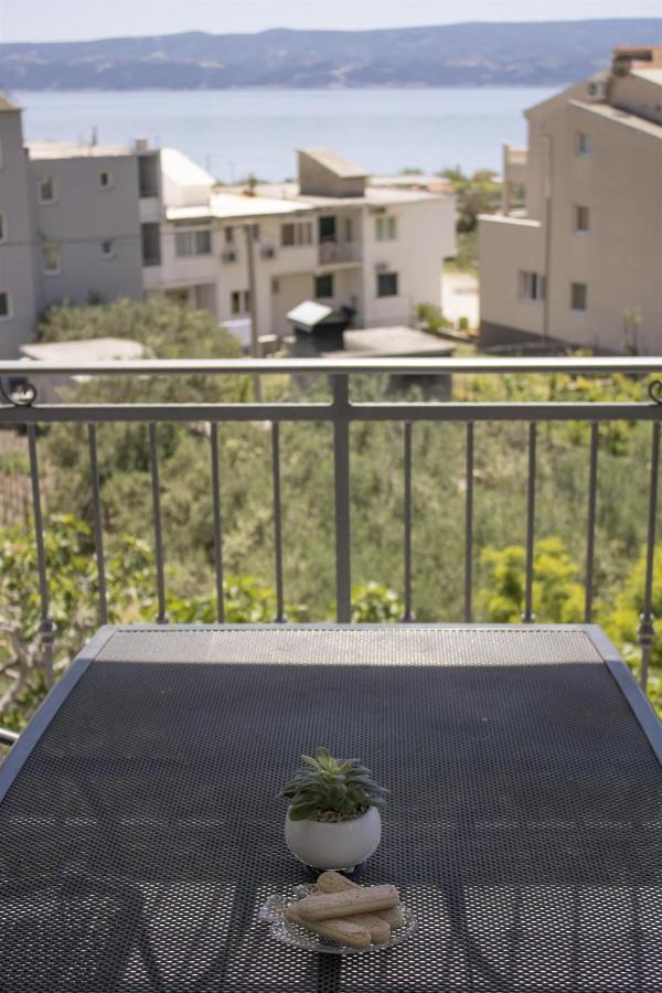 Apartments And Rooms Nikola โอมิช ภายนอก รูปภาพ
