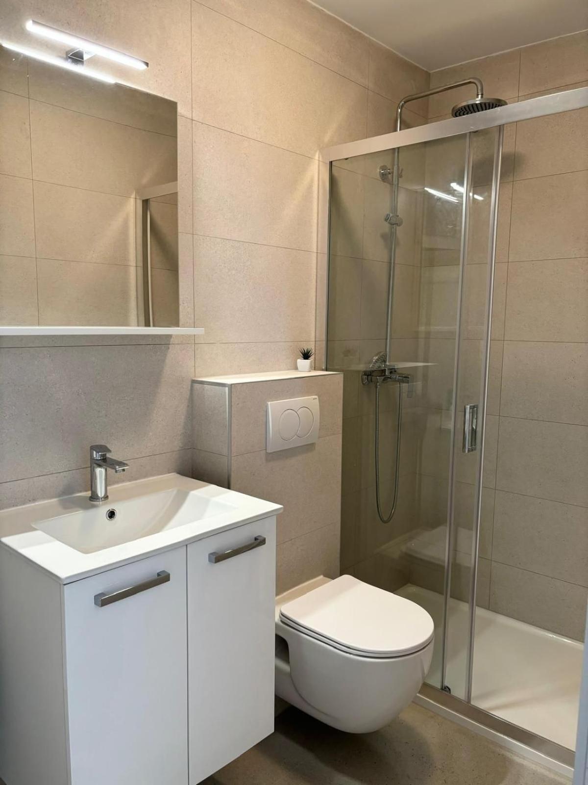 Apartments And Rooms Nikola โอมิช ภายนอก รูปภาพ