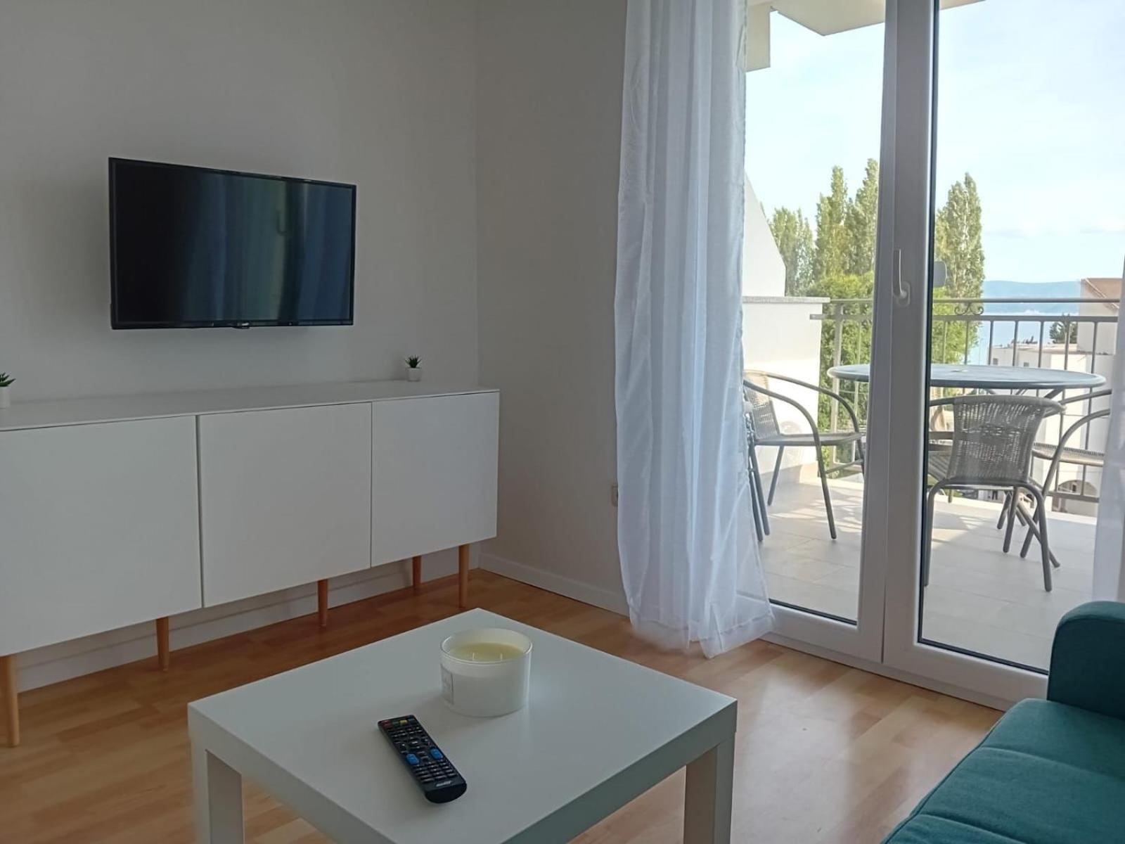 Apartments And Rooms Nikola โอมิช ภายนอก รูปภาพ